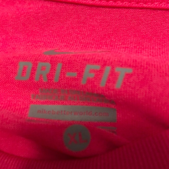 Like-New Girls Hot Pink Nike Top With Logo - Picture 3 of 4